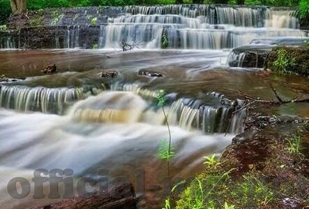 半场足球比分怎么买-理性探讨，如何看待半场足球比分怎么买背后的风险与责任